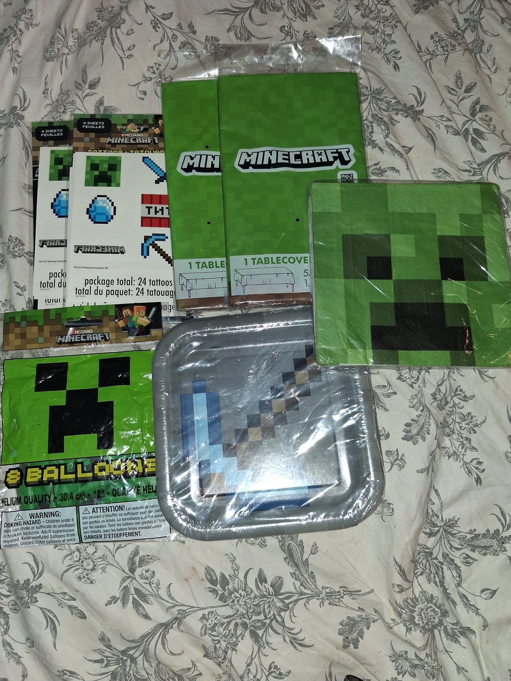 Minecraft Green Creeper Party Tableware Set - Themed Disposable Plates & Napkins
